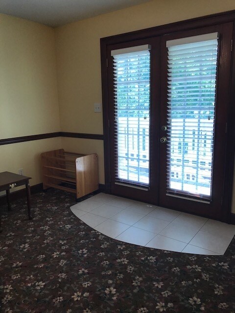 Building Photo - 1 Bedroom/ 1 Bathroom Furnished Garage apartment off Hwy. 441! Available early June!