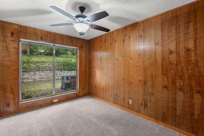 Building Photo - 1601 Cliffside Dr