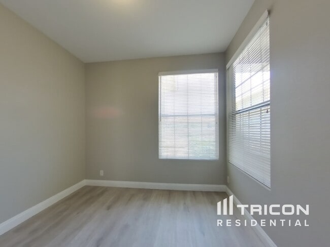 Building Photo - 43317 Sawgrass Ln