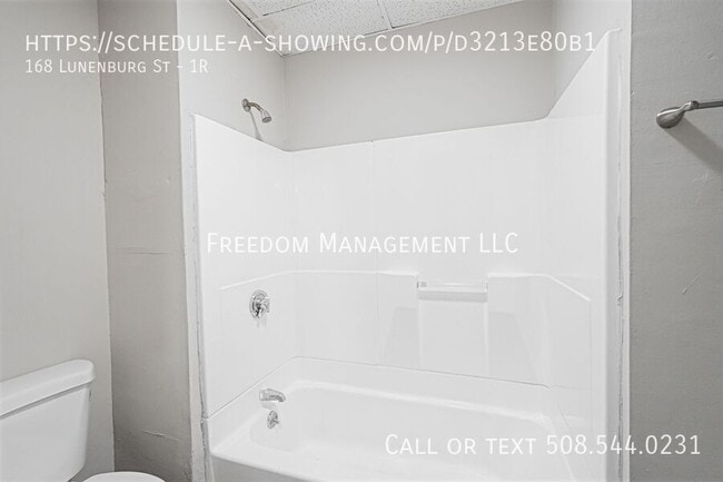 Building Photo - 168 Lunenburg St