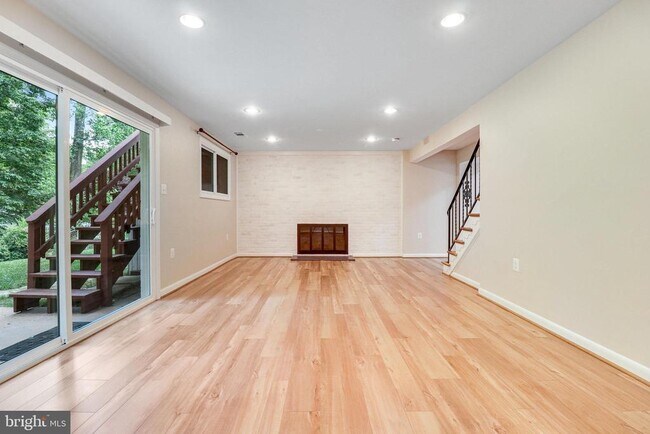 Building Photo - 5019 Fleming Dr