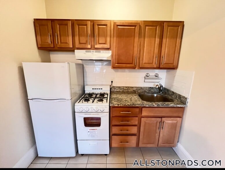 Building Photo - 441 Cambridge St