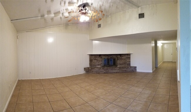 Building Photo - 15803 Danford Dr