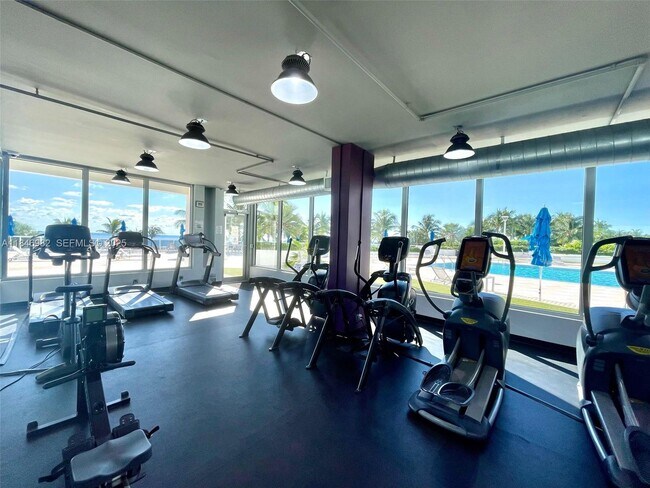 Building Photo - 100 Lincoln Rd