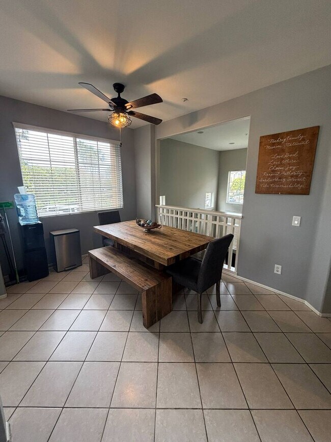Building Photo - 3 BD/ 2.5 BA SHORT-TERM FURNISHED TOWNHOME...