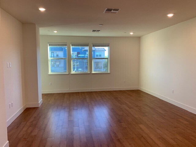 Building Photo - 3059 Threecastles Wy