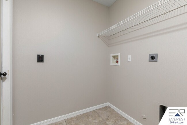 Building Photo - 60 Brigadoon Ln