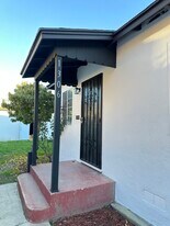 Building Photo - 1306 N Fries Ave