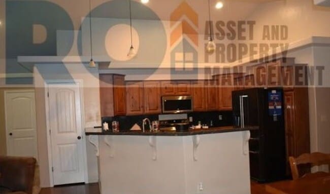 Building Photo - Charming 3-Bed 2-Bath House for Rent in We...