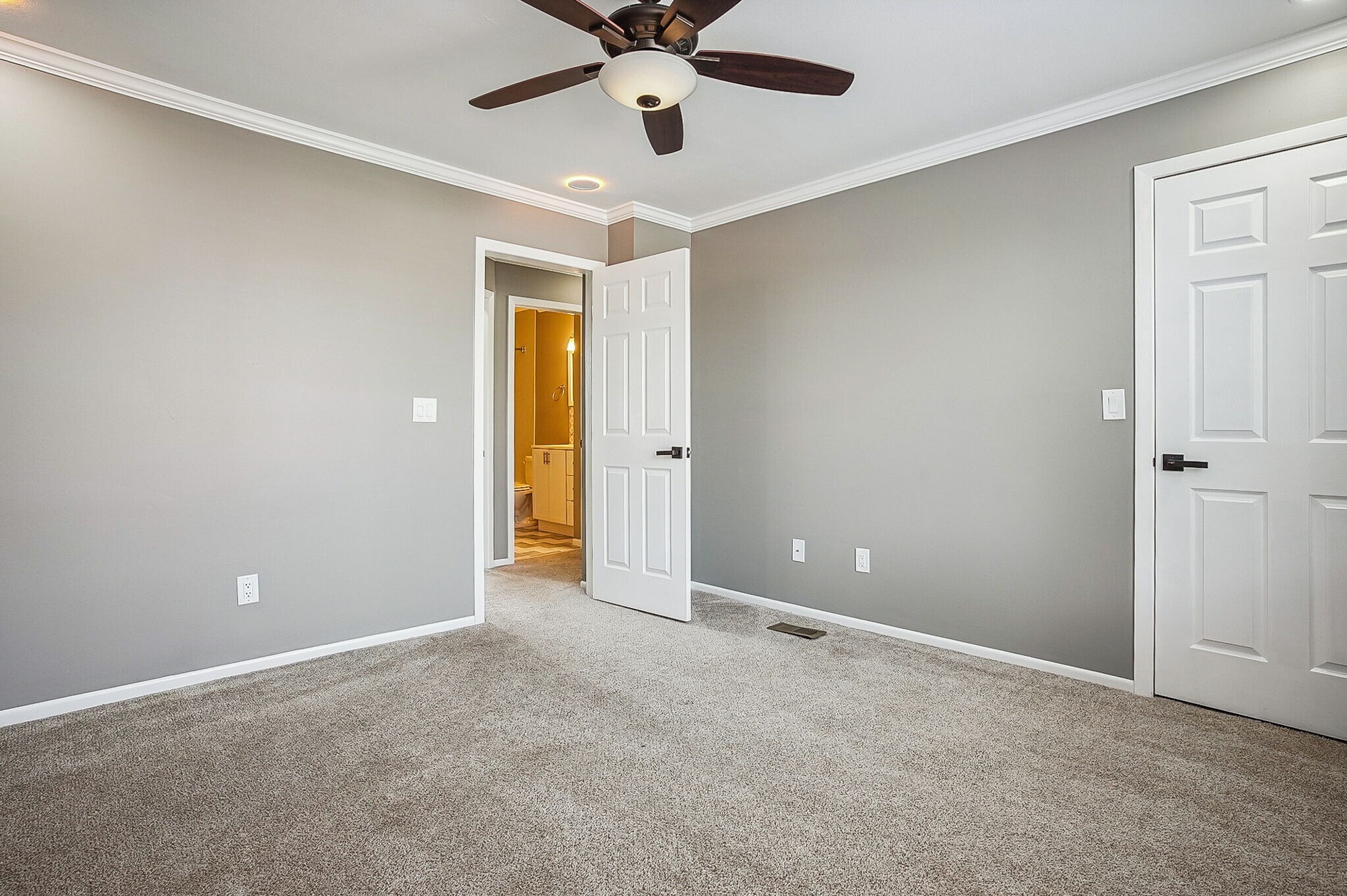 Building Photo - 4841 Stoneybrook Blvd