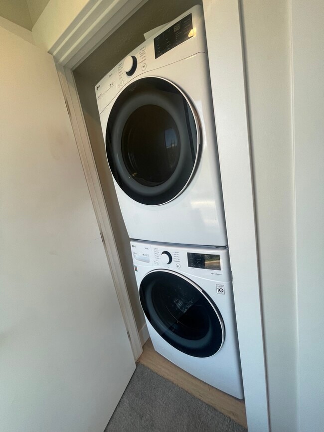 Building Photo - 433 E 2100 S