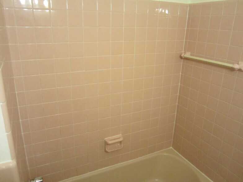 Building Photo - 1229 Drexel Ave