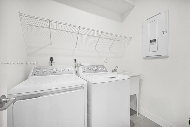 Building Photo - 12228 SW 43rd St