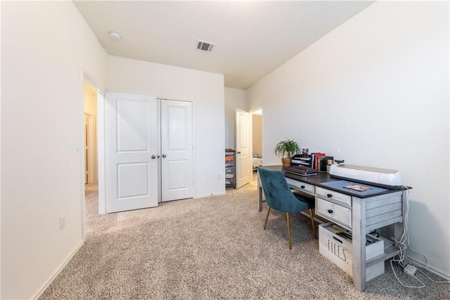 Building Photo - 1111 Diggy Dr