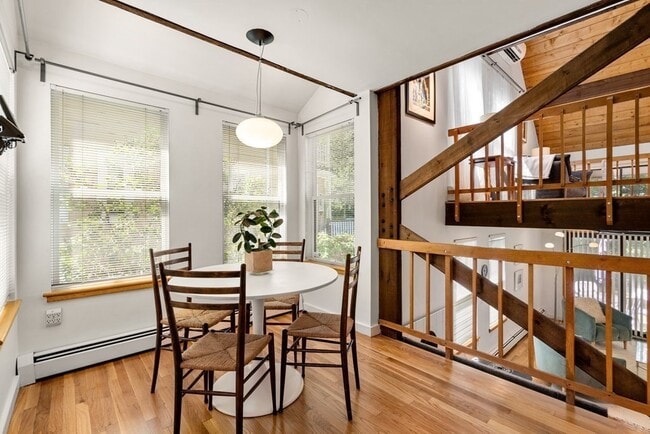 Building Photo - 111 Chilton St