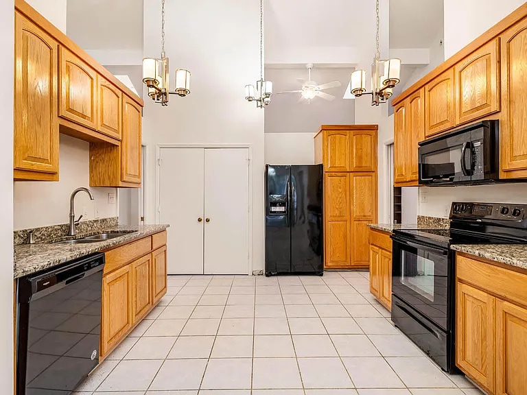 Building Photo - 94 Meadow Run Rd