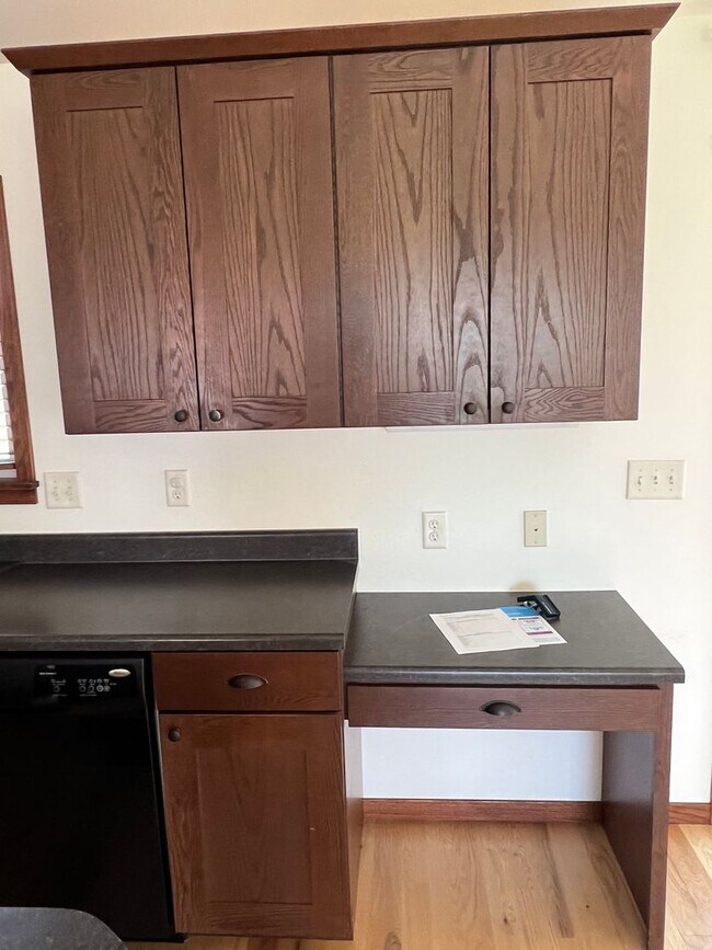 Building Photo - 3 bedroom, 3 bathroom Red Rocks Home for Rent
