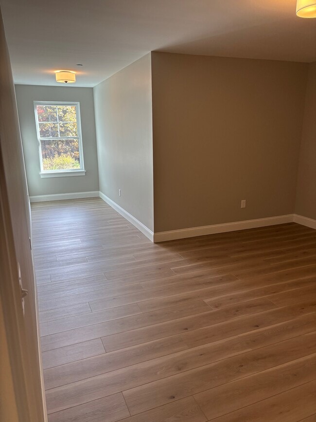 second floor bedroom - 102 Sycamore Ln