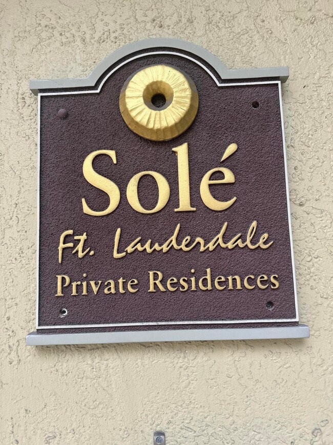 Building Photo - 533 NE 3rd Ave