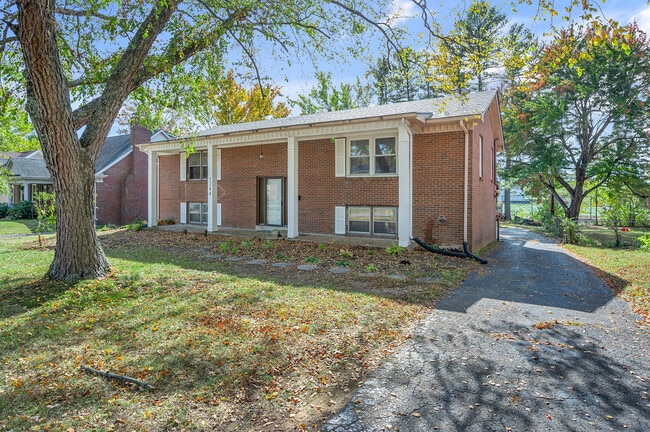 Building Photo - 1244 Gainesway Dr