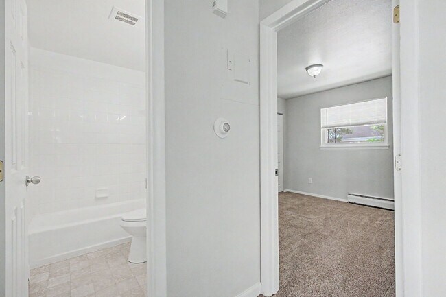 Building Photo - 1163 Cree Dr