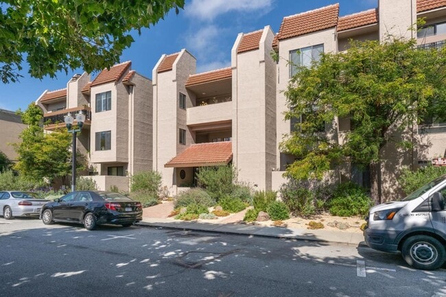 Building Photo - 217 8th Ave