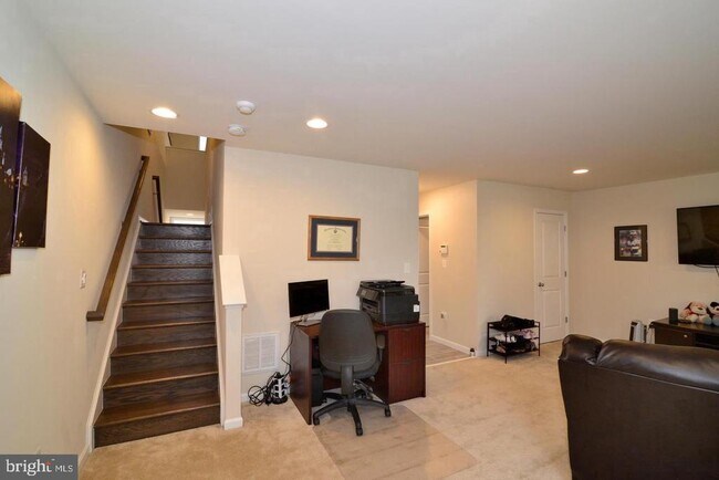 Building Photo - 6836 William White Way