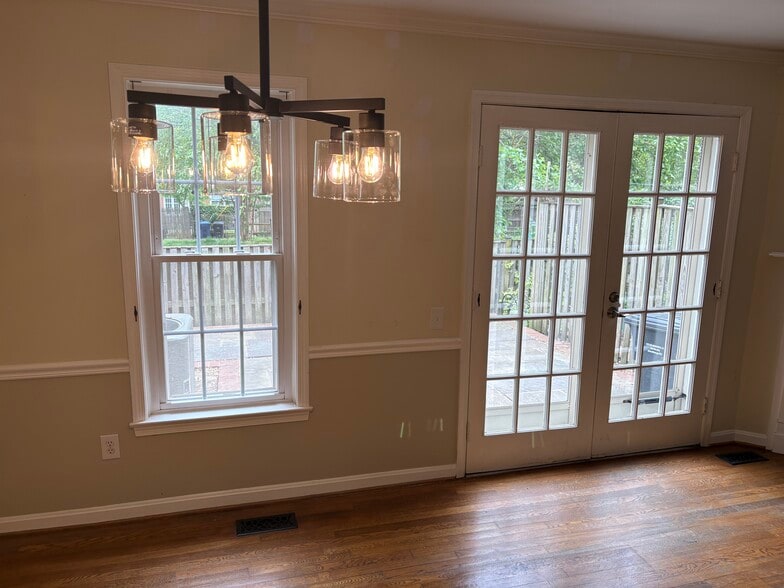 Building Photo - 1329 Chetworth Ct