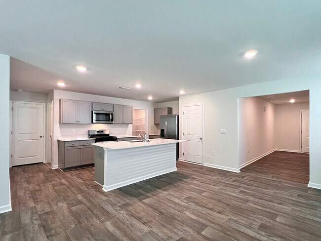 Building Photo - 258 Palm Dr