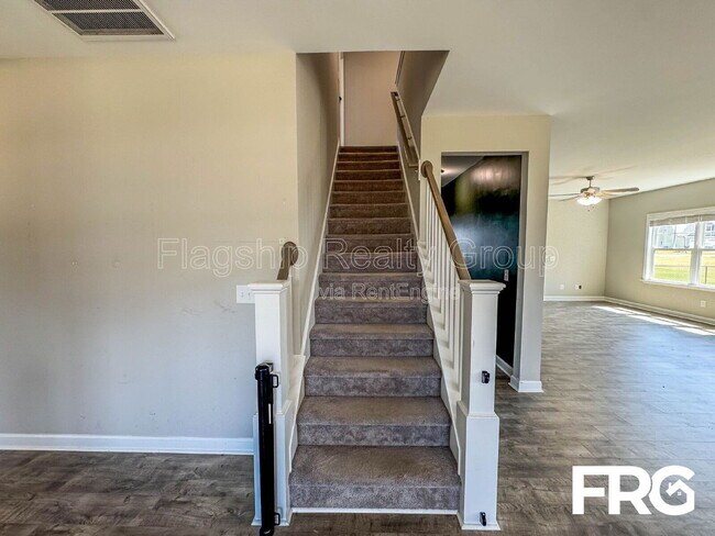 Building Photo - 208 Coffman Dr