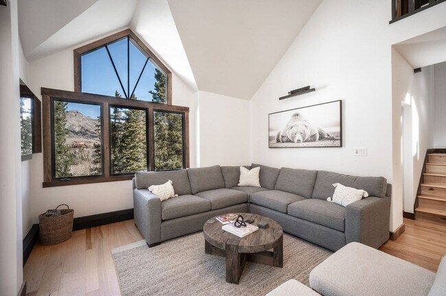 Building Photo - 116 Winterleaf Dr