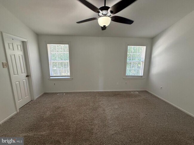 Building Photo - 1070 Baywood Dr
