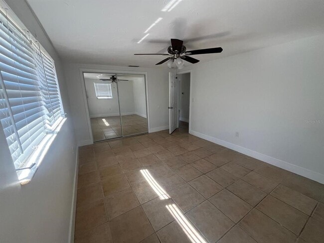 Building Photo - 3517 Garfield Dr