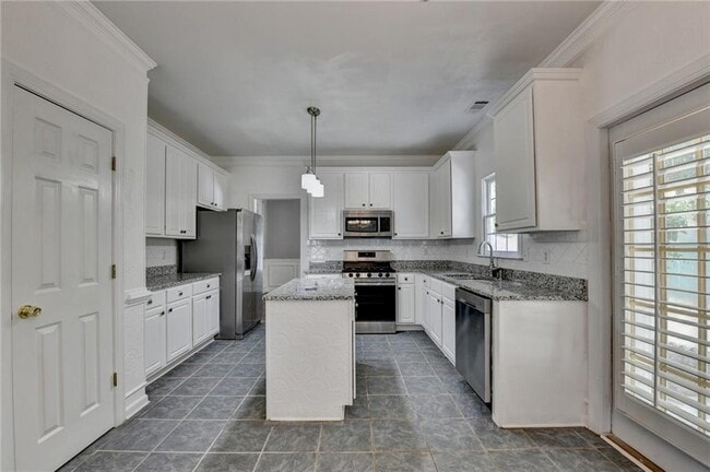 Building Photo - 2072 Fairport Way