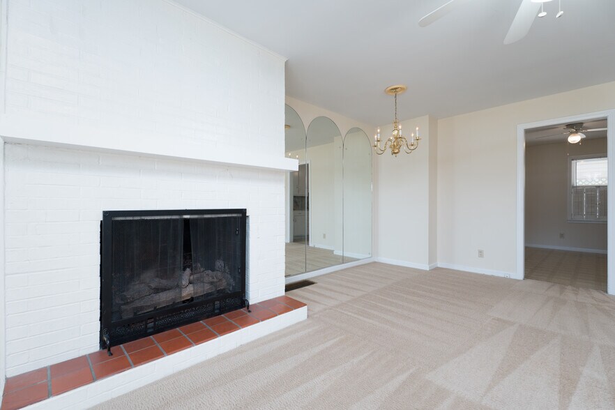 Building Photo - 2941 Frederica St