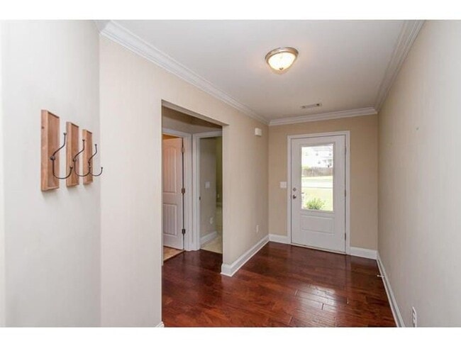 Building Photo - 1558 Driftwood Ln