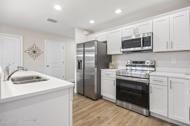 Building Photo - 177 Autumn Woods Dr