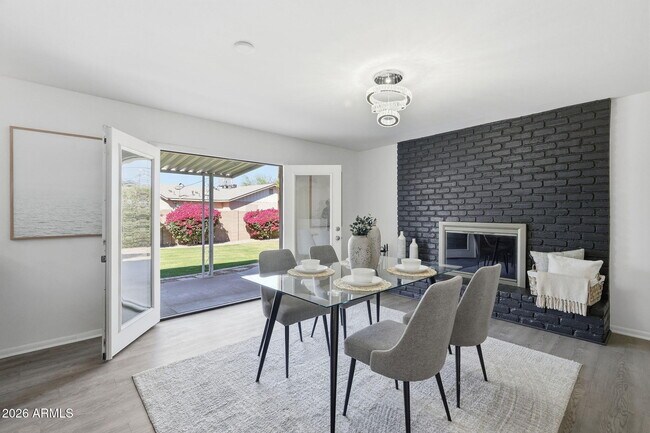 Building Photo - 2644 S Butte Ave