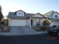 Building Photo - SINGLE STORY HOME, 2 BED, 2 BATH, CLOSE TO...