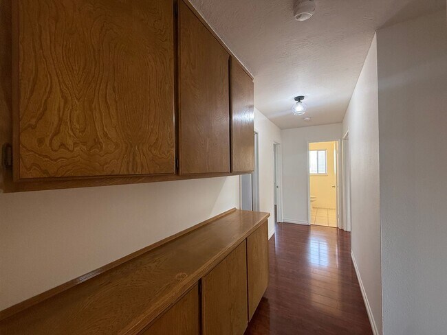 Building Photo - 43060 Larwood St