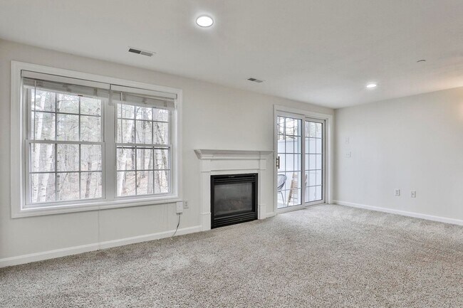 Building Photo - 92 Barrington Ave