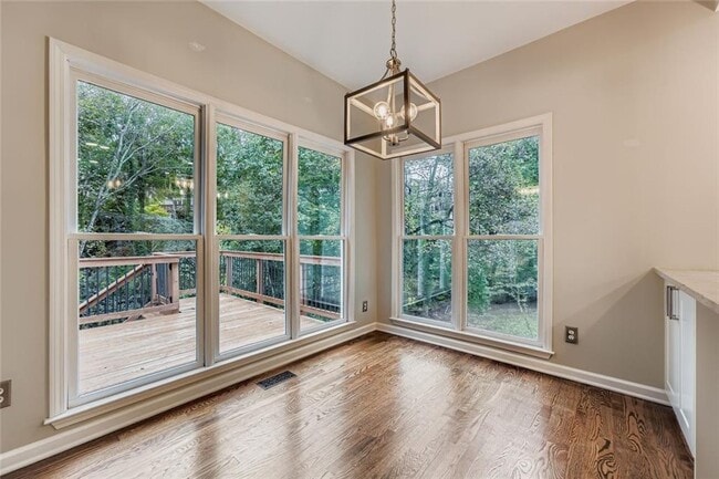 Building Photo - 5155 Courton St