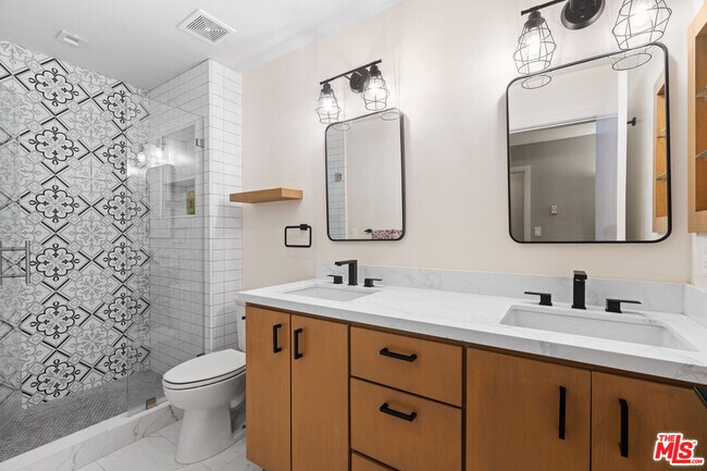 Building Photo - 1252 11th St