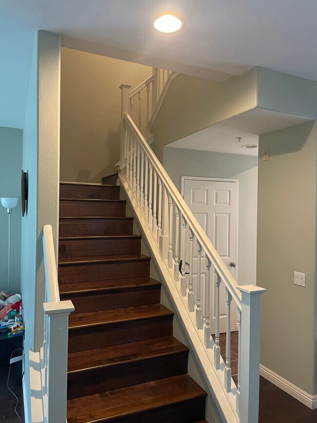 Building Photo - 1278 Flint Dr