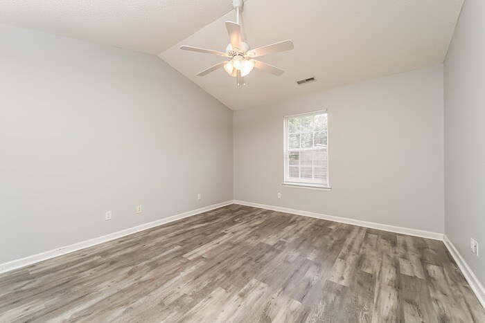 Building Photo - 115 Ashdown Dr