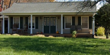 Building Photo - 1600 Boxwood Dr