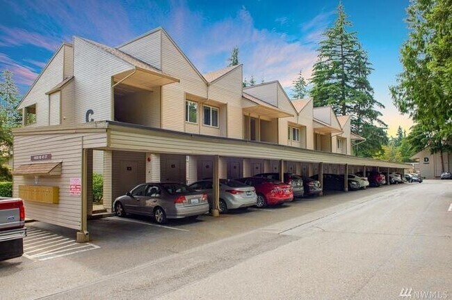 Building Photo - 14636 NE 45th St
