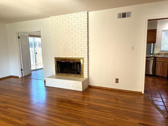 Building Photo - 12283 Woodside Dr