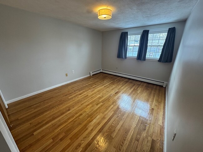 Building Photo - 108 Trimount Ave