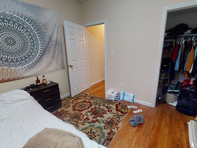 Building Photo - 623 S 42nd St